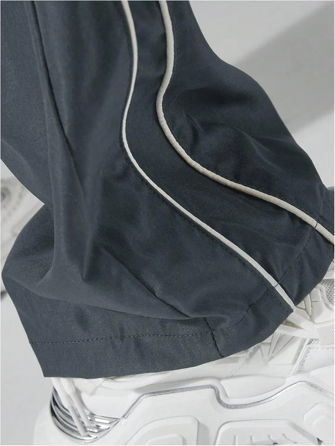 SOLY HUX Men's Parachute Pants Y2k Baggy Sweatpants Wide Leg Drawstring Waist Casual Pants Streetwear