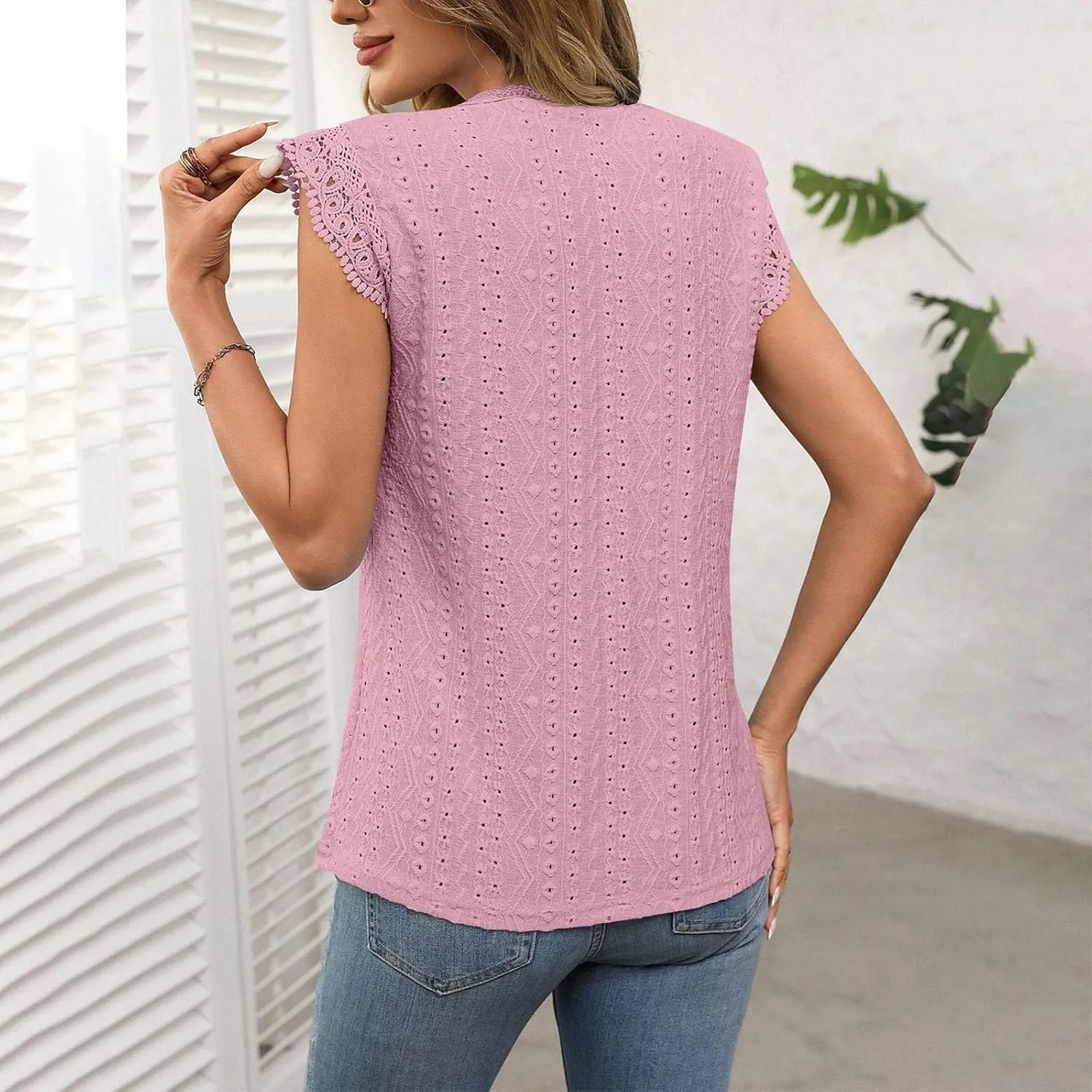Womens Tank Tops Dressy Casual Eyelet Sleeveless Patchwork Lace Shirt Crewneck Hollow Out Fashion Summer Tank Top